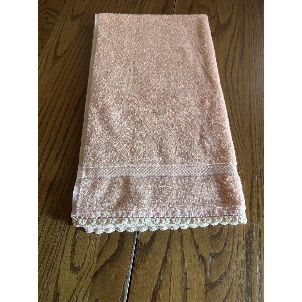 Soft Peach Bath Towel Set with Lace Trim - Picture 11 of 16